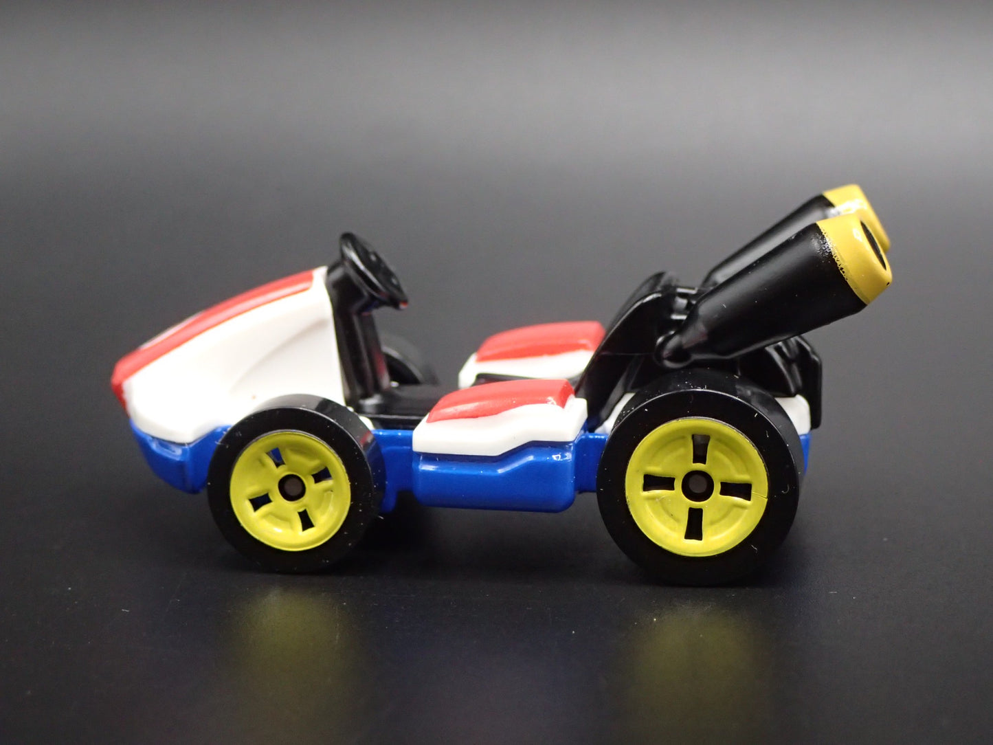 SUPER MARIO CART GO KART RARE 1:64 SCALE COLLECTIBLE DIORAMA DIECAST MODEL CAR