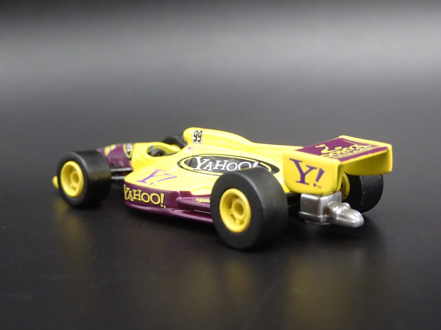 INDY CAR RACING #99 YAHOO RACING TEAM  RARE 1:64 SCALE DIORAMA DIECAST MODEL CAR