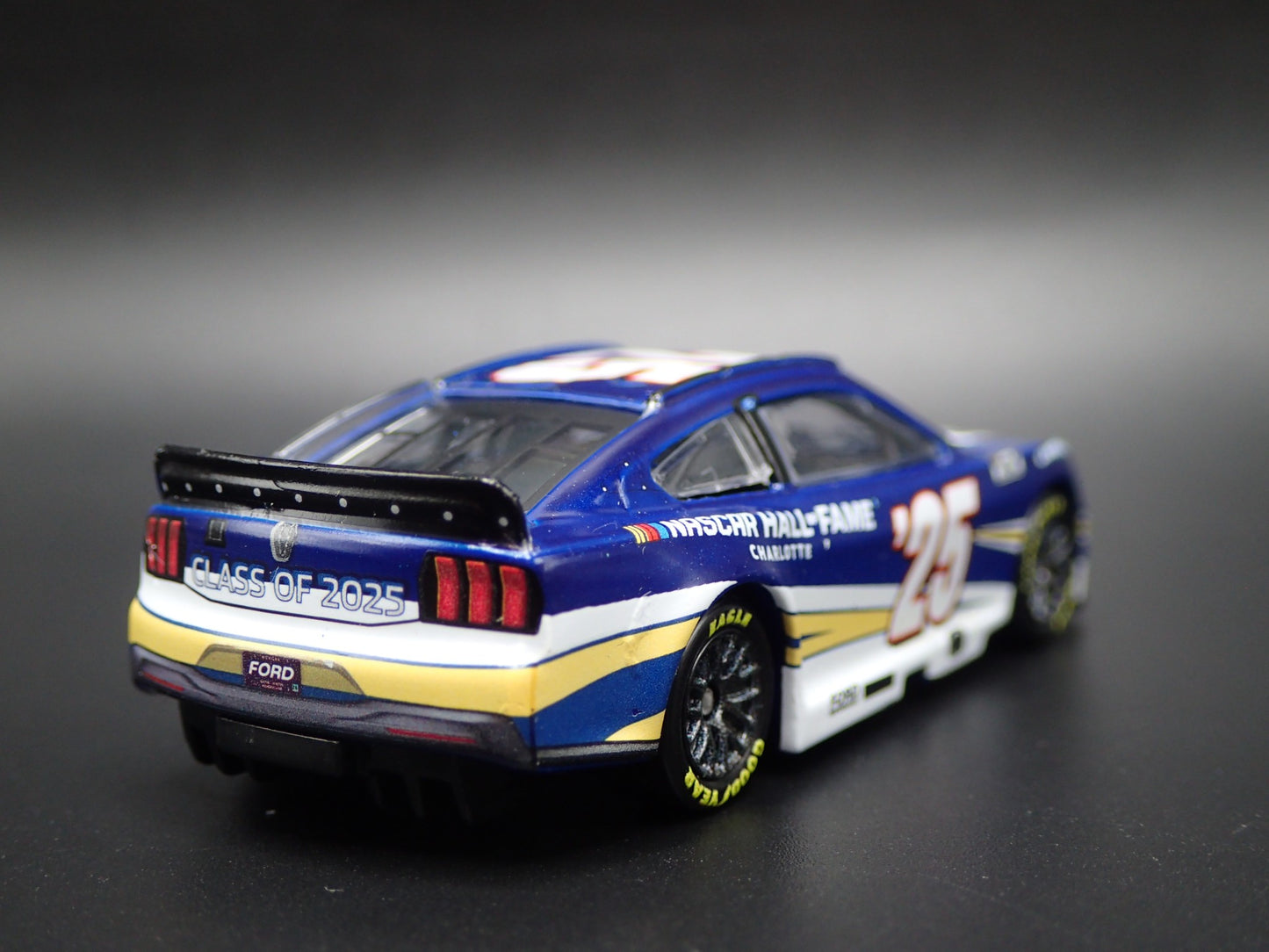 2025 CHEVY CAMARO 2025 25' NASCAR HALL OF FAME NHOF 1:64 SCALE DIECAST MODEL CAR