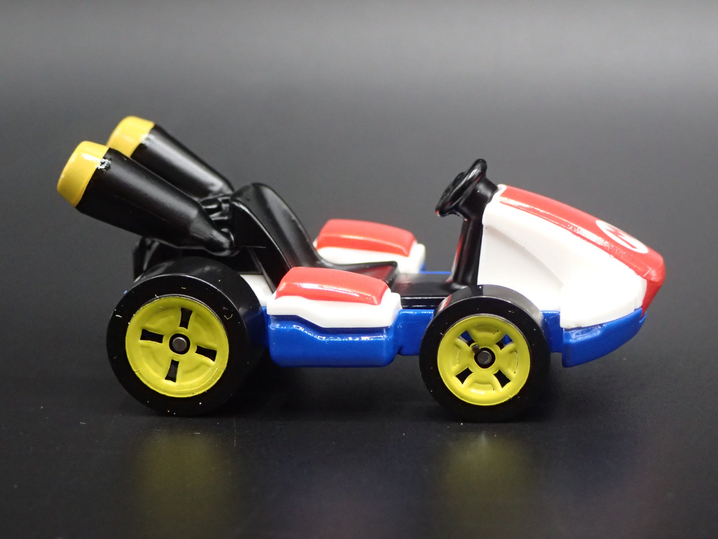 SUPER MARIO CART GO KART RARE 1:64 SCALE COLLECTIBLE DIORAMA DIECAST MODEL CAR