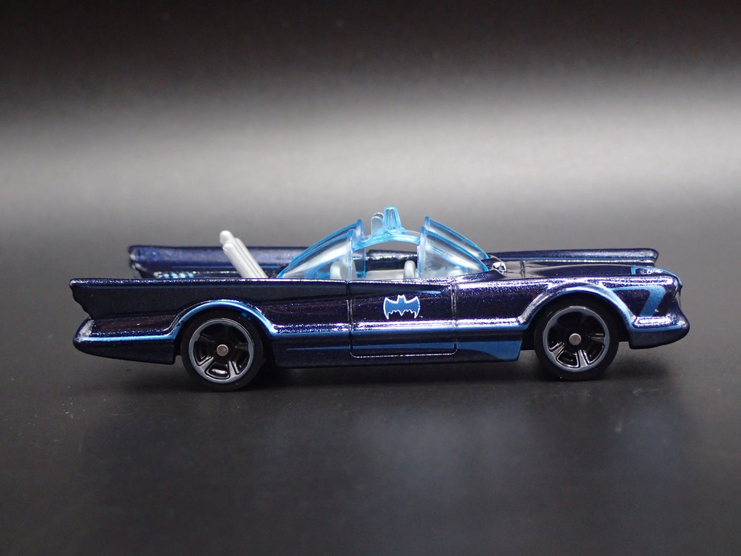 1966 66 BATMAN BATMOBILE ADAM WEST RARE 1/64 SCALE COLLECTIBLE DIECAST MODEL CAR