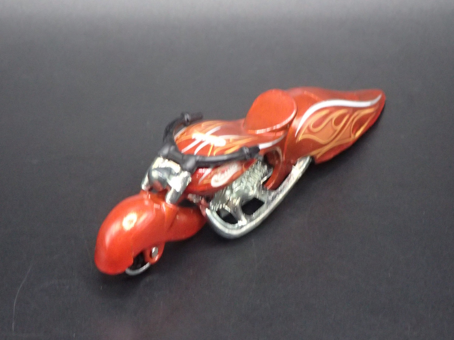 W-OOZIE MOTORCYCLE HOT WHEELS ORANGE 1:64 HW SCALE DIORAMA DIECAST MODEL CAR