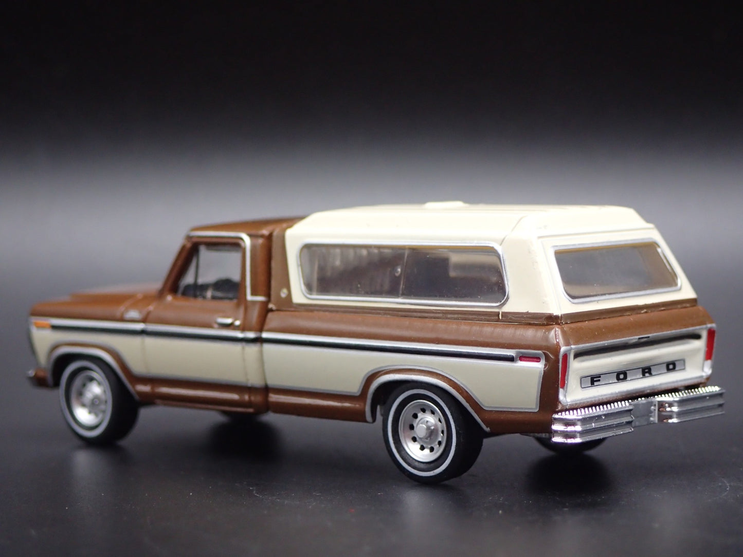 1979 79 FORD F150 LONG BED PICKUP TRUCK 1/64 SCALE DIORAMA DIECAST MODEL CAR