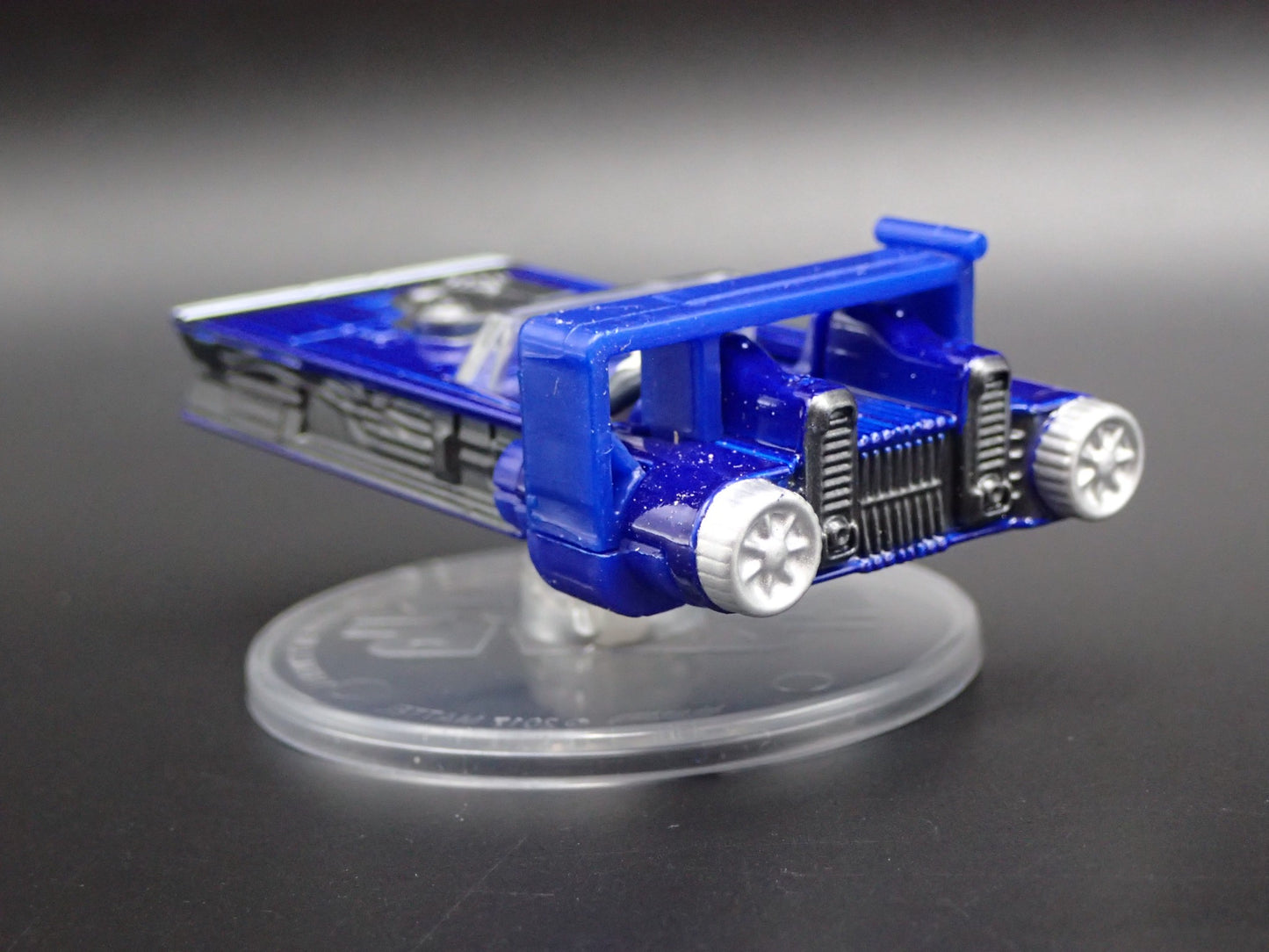 STAR WARS STARSHIPS HAN SOLO SPEEDER w/ FLIGHT STAND 1:64 SCALE MODEL DIORAMA