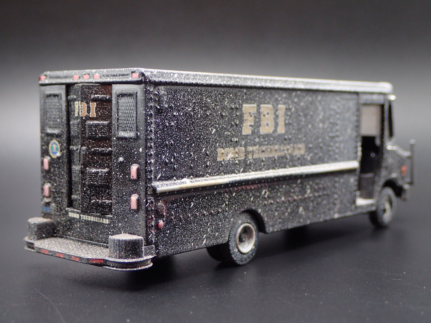 2019 19 FBI BOMB TECHNICIAN STEP VAN ABANDONED 1:64 SCALE DIECAST MODEL CAR