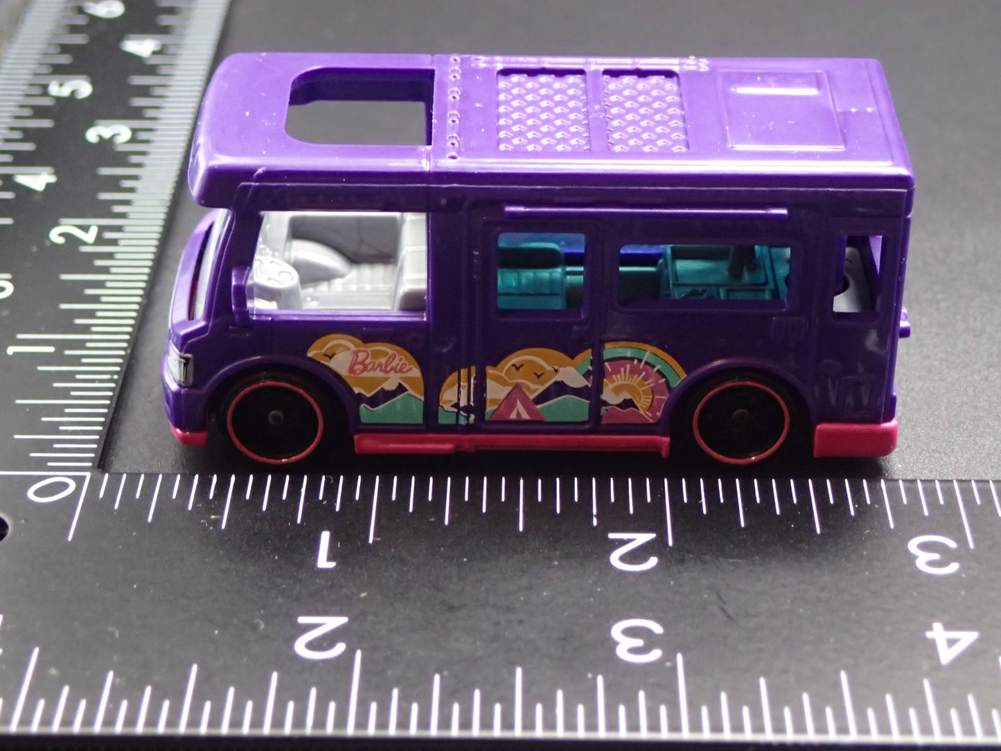 BARBIE DREAM CAMPER VAN  1:64 HW SCALE COLLECTIBLE DIORAMA DIECAST MODEL CAR