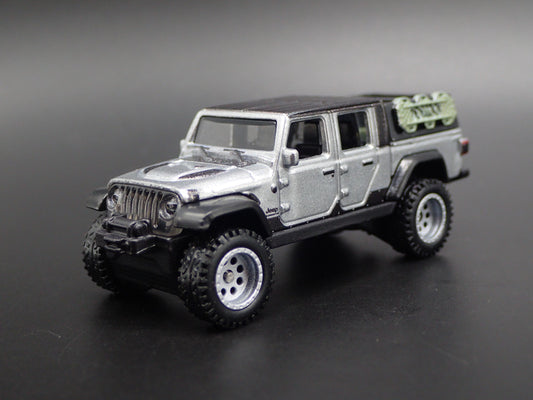 2020-2025 JEEP GLADIATOR PICKUP TRUCK JT 1:64 SCALE DIORAMA DIECAST MODEL CAR