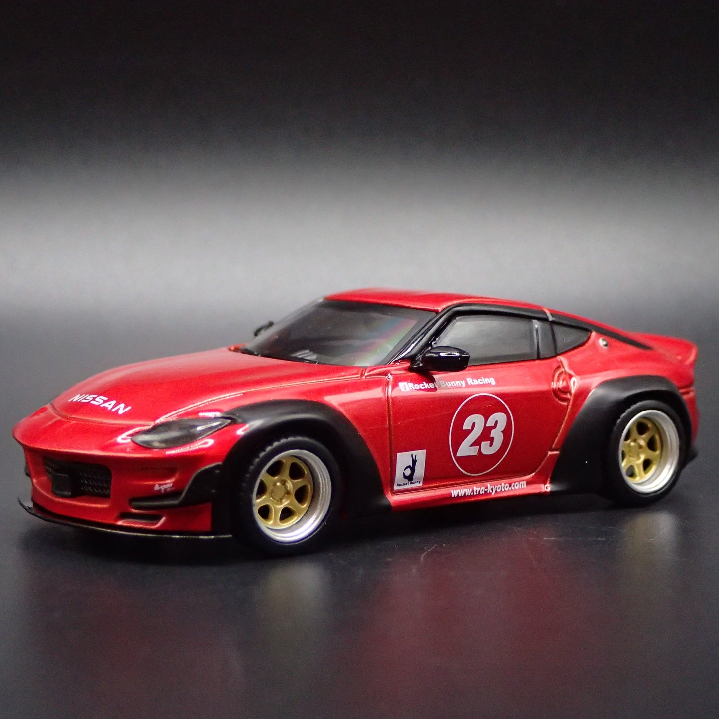 2023-2025 NISSAN Z PANDEM RED 1:64 SCALE COLLECTIBLE DIORAMA DIECAST MODEL CAR