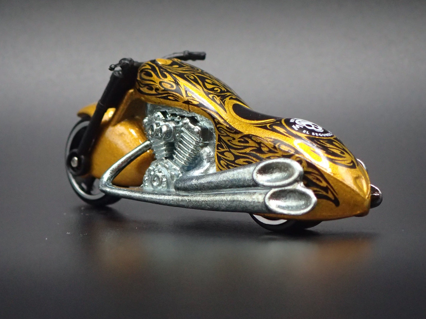 SCORCHIN SCOOTER MOTORCYCLE GOLD HOT WHEELS 1:64 HW SCALE DIECAST MODEL CAR