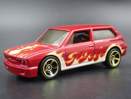 1973-1982 VW VOLKSWAGEN BRASILIA RED RARE 1:64 SCALE DIORAMA DIECAST MODEL CAR