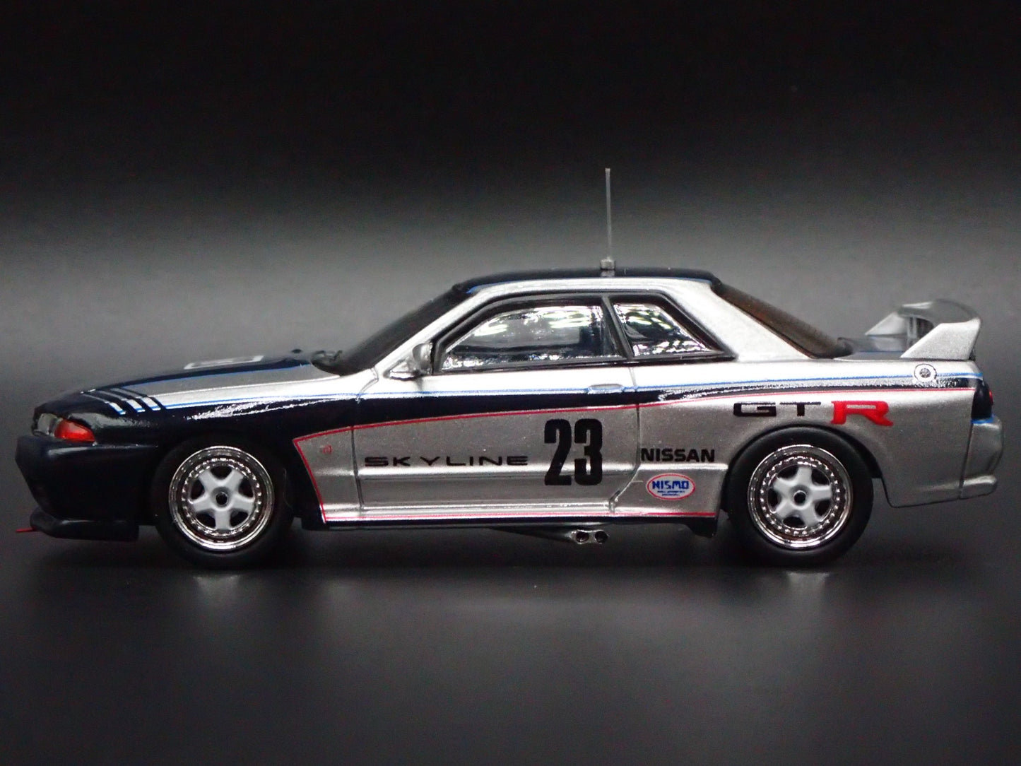 1989-1994 NISSAN SKYLINE GTR R32 GR.A TEST CAR 1989 1:64 SCALE DIECAST MODEL CAR