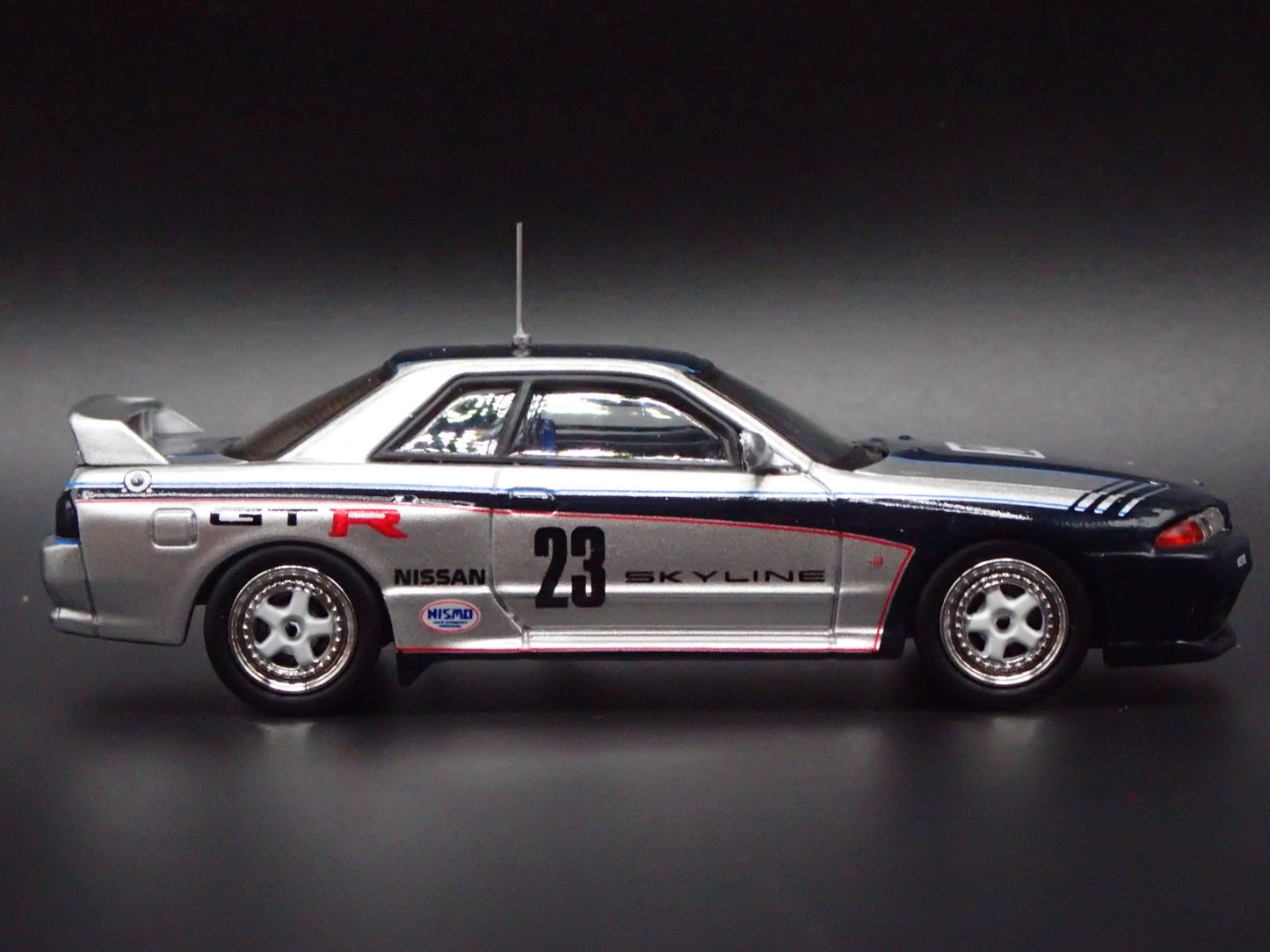 1989-1994 NISSAN SKYLINE GTR R32 GR.A TEST CAR 1989 1:64 SCALE DIECAST MODEL CAR