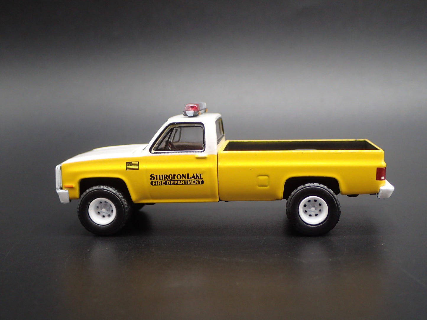 1987 CHEVY CHEVROLET TRUCK M1008 STURGEON LAKE FIRE 1:64 SCALE DIECAST MODEL CAR
