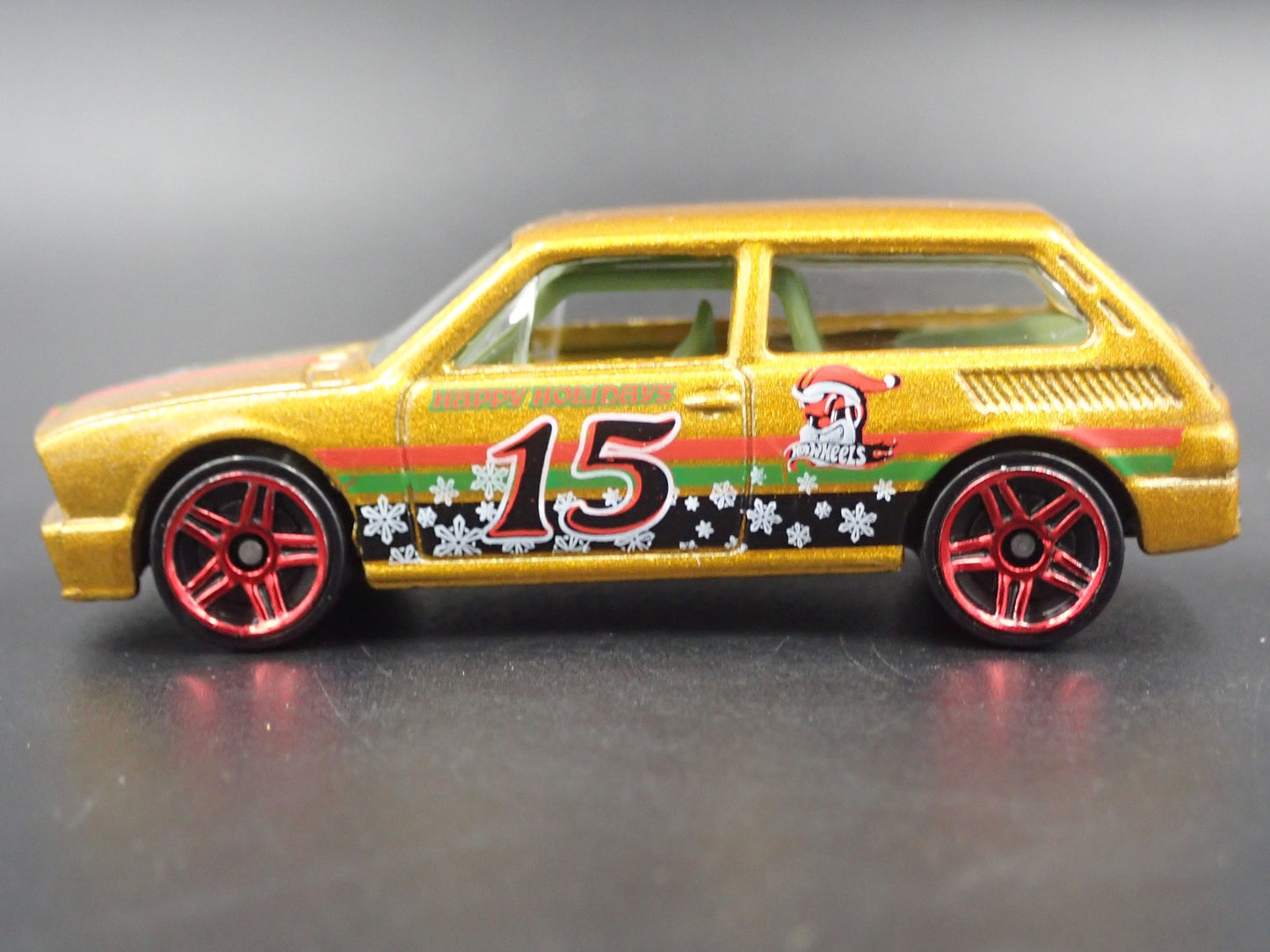 1973-1982 VW VOLKSWAGEN BRASILIA GOLD RARE 1:64 SCALE DIORAMA DIECAST MODEL CAR