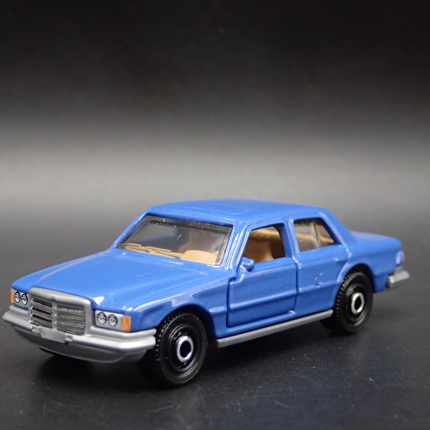 1975-1981 MERCEDES-BENZ 450 SEL 4 FOUR DOOR BLUE 1:64 SCALE DIECAST MODEL CAR