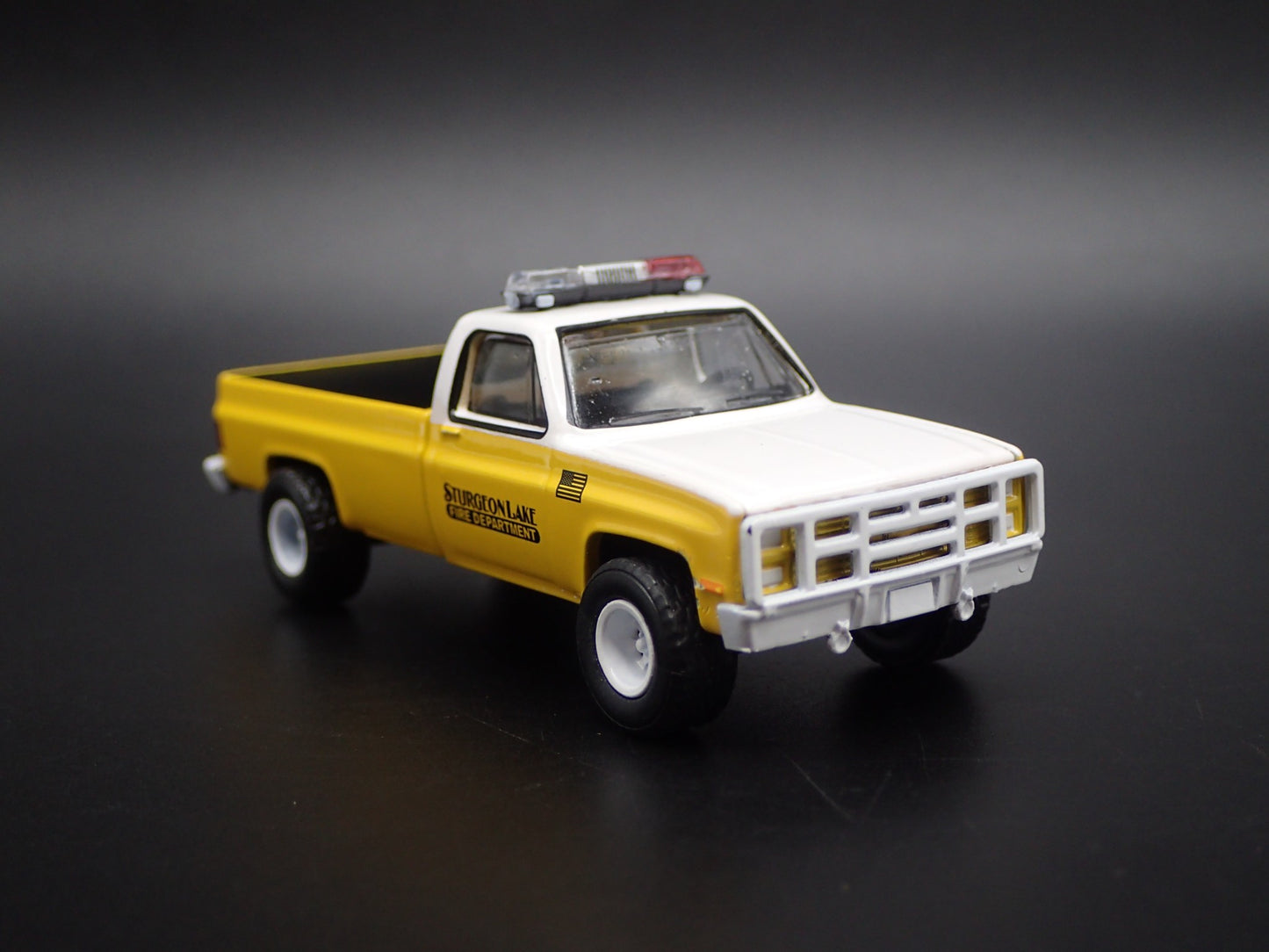 1987 CHEVY CHEVROLET TRUCK M1008 STURGEON LAKE FIRE 1:64 SCALE DIECAST MODEL CAR