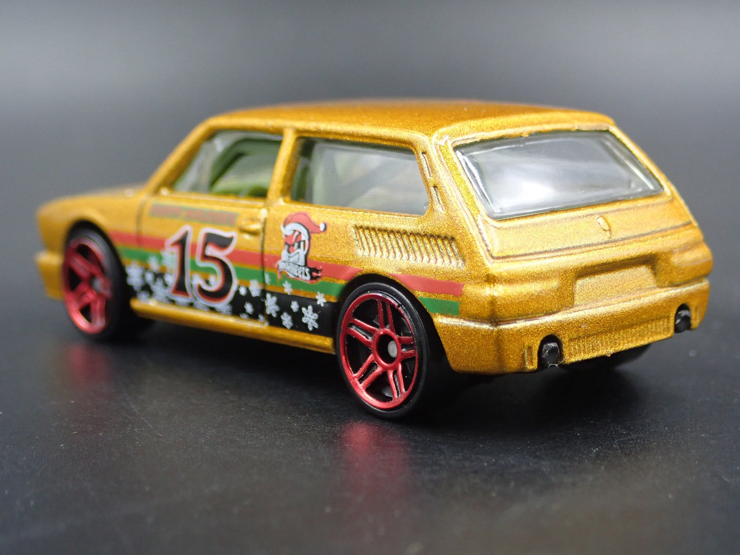 1973-1982 VW VOLKSWAGEN BRASILIA GOLD RARE 1:64 SCALE DIORAMA DIECAST MODEL CAR