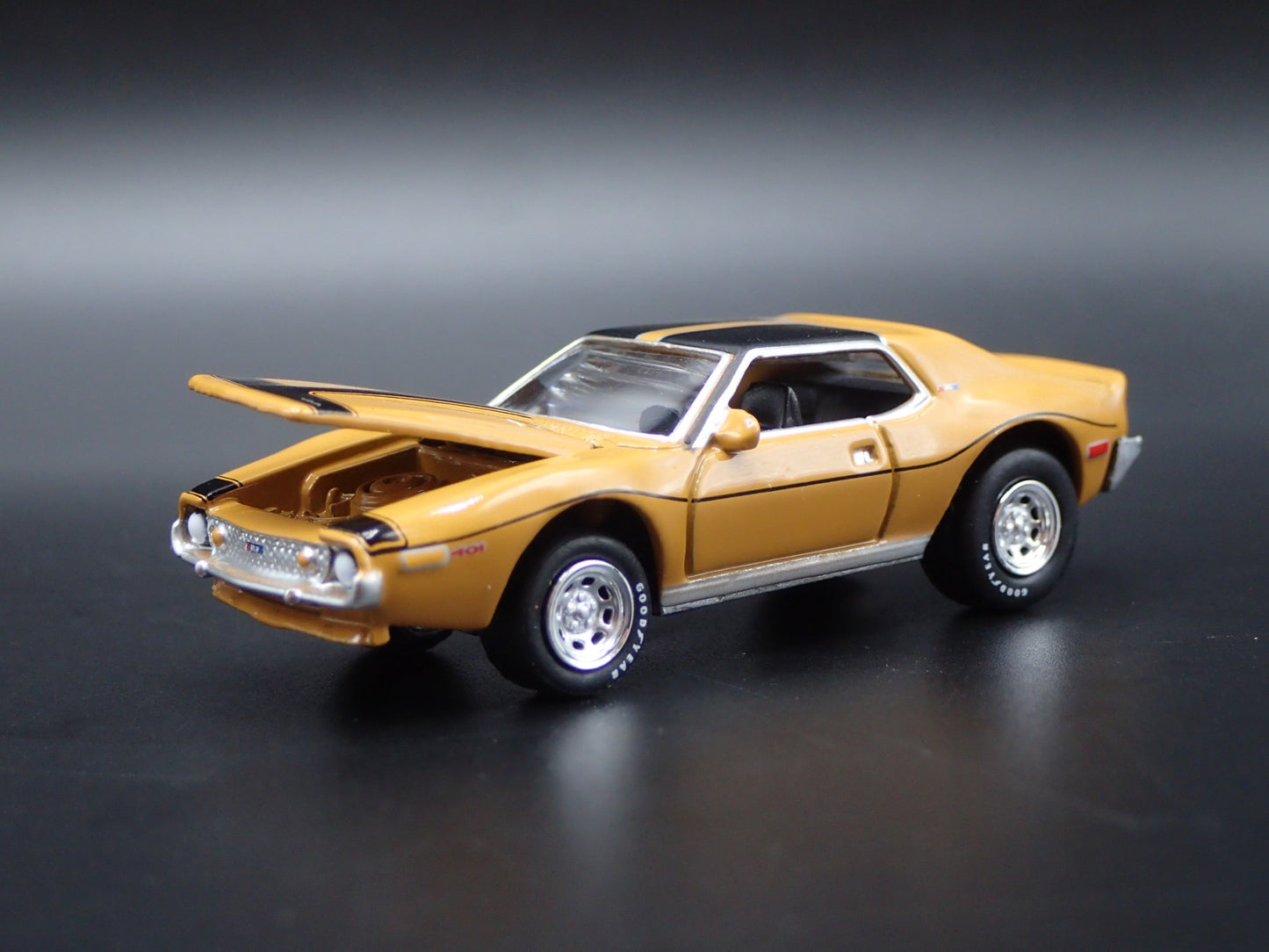 1971 71 AMC JAVELIN AMX MUSTARD 1:64 SCALE COLLECTIBLE DIORAMA DIECAST MODEL CAR
