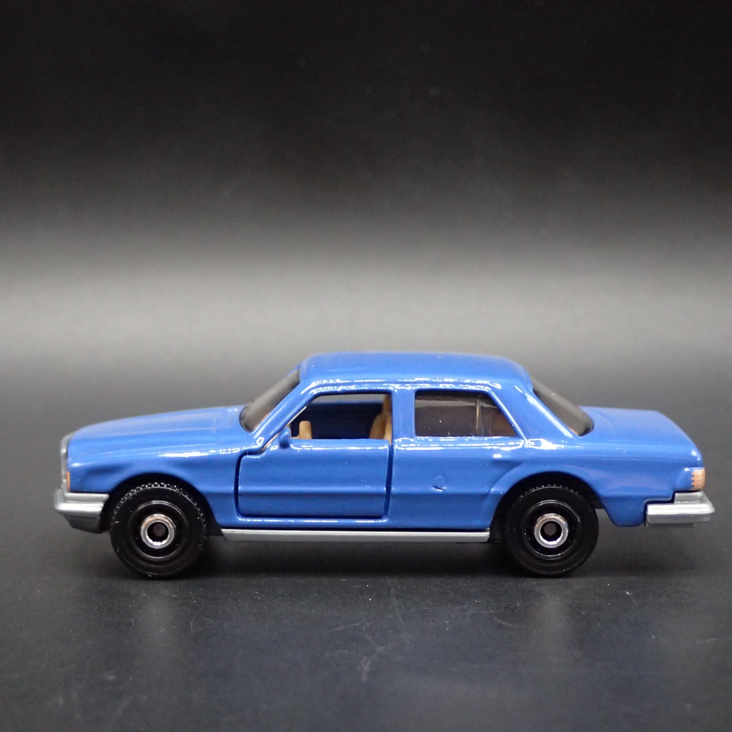 1975-1981 MERCEDES-BENZ 450 SEL 4 FOUR DOOR BLUE 1:64 SCALE DIECAST MODEL CAR