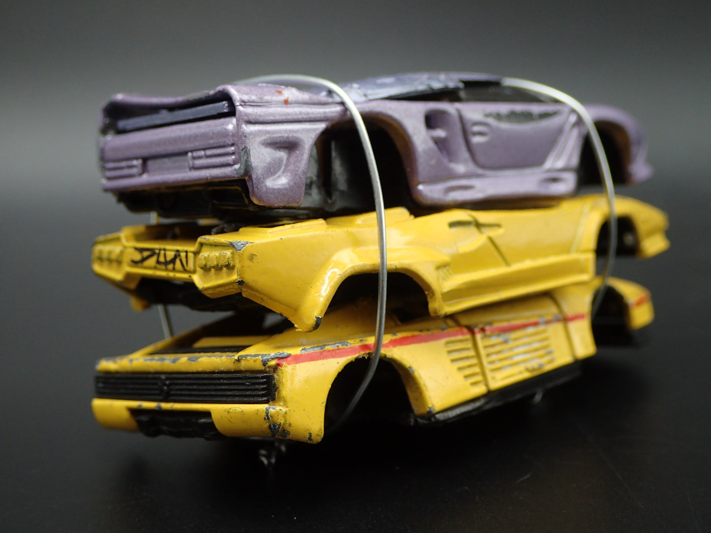 FERRARI / LAMBO 3 CARS CRUSHED ON A FLATBED TRAILER 1:64 SCALE DIECAST MODEL CAR