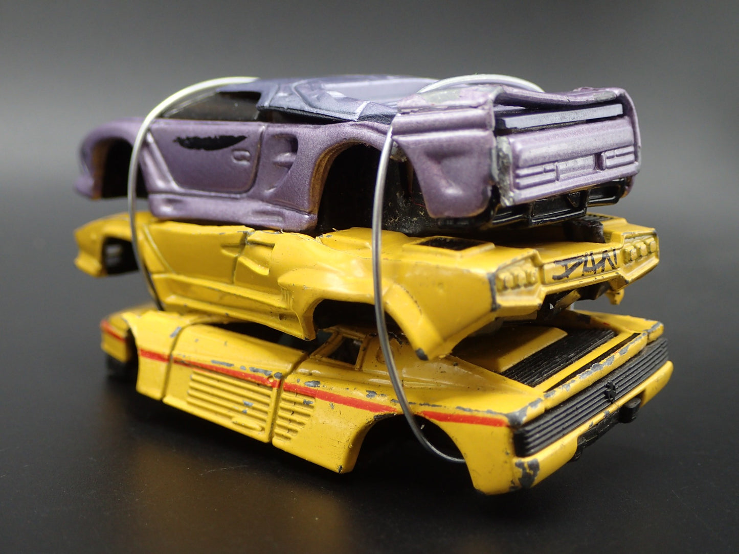 FERRARI / LAMBO 3 CARS CRUSHED ON A FLATBED TRAILER 1:64 SCALE DIECAST MODEL CAR