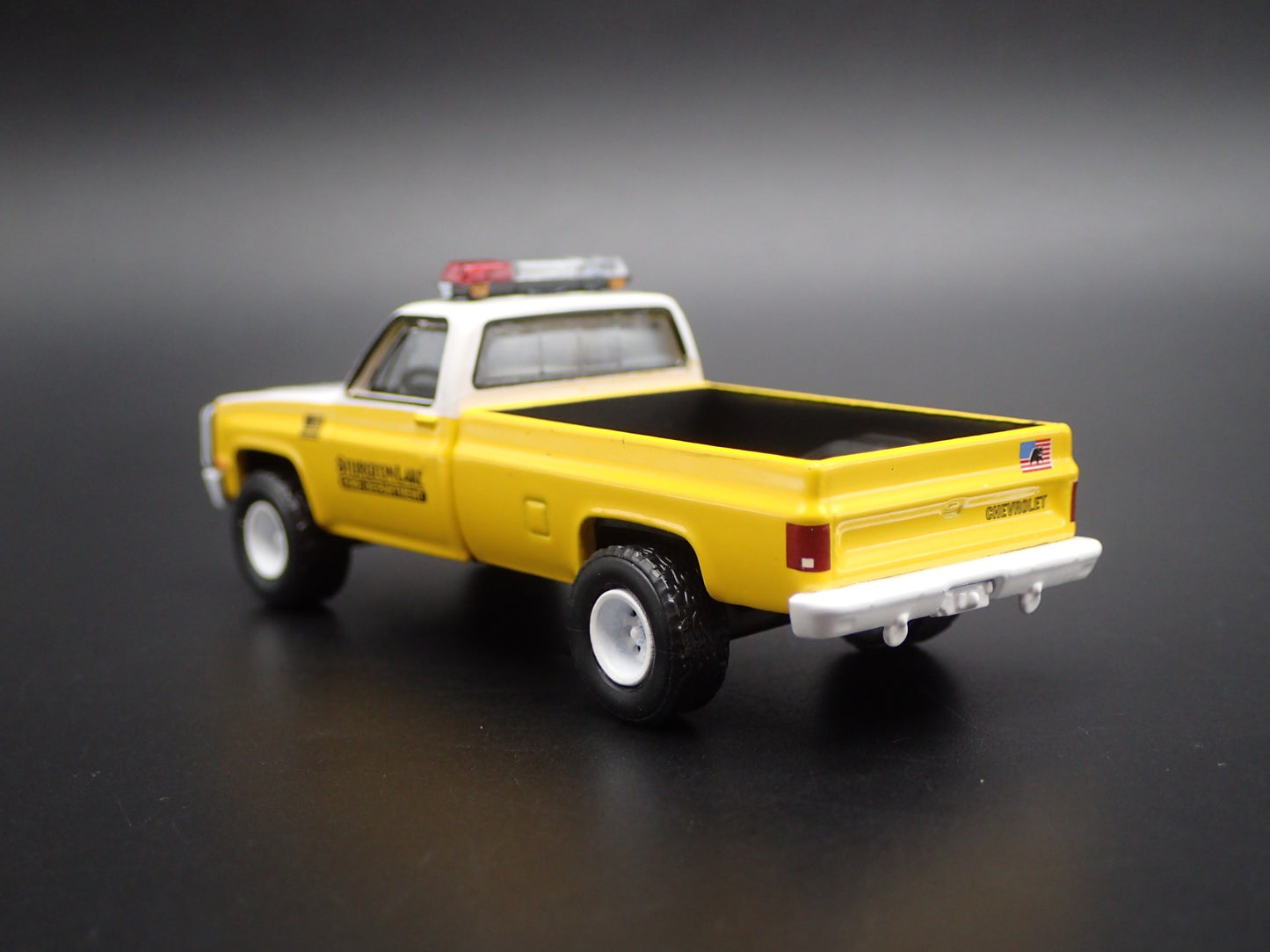 1987 CHEVY CHEVROLET TRUCK M1008 STURGEON LAKE FIRE 1:64 SCALE DIECAST MODEL CAR