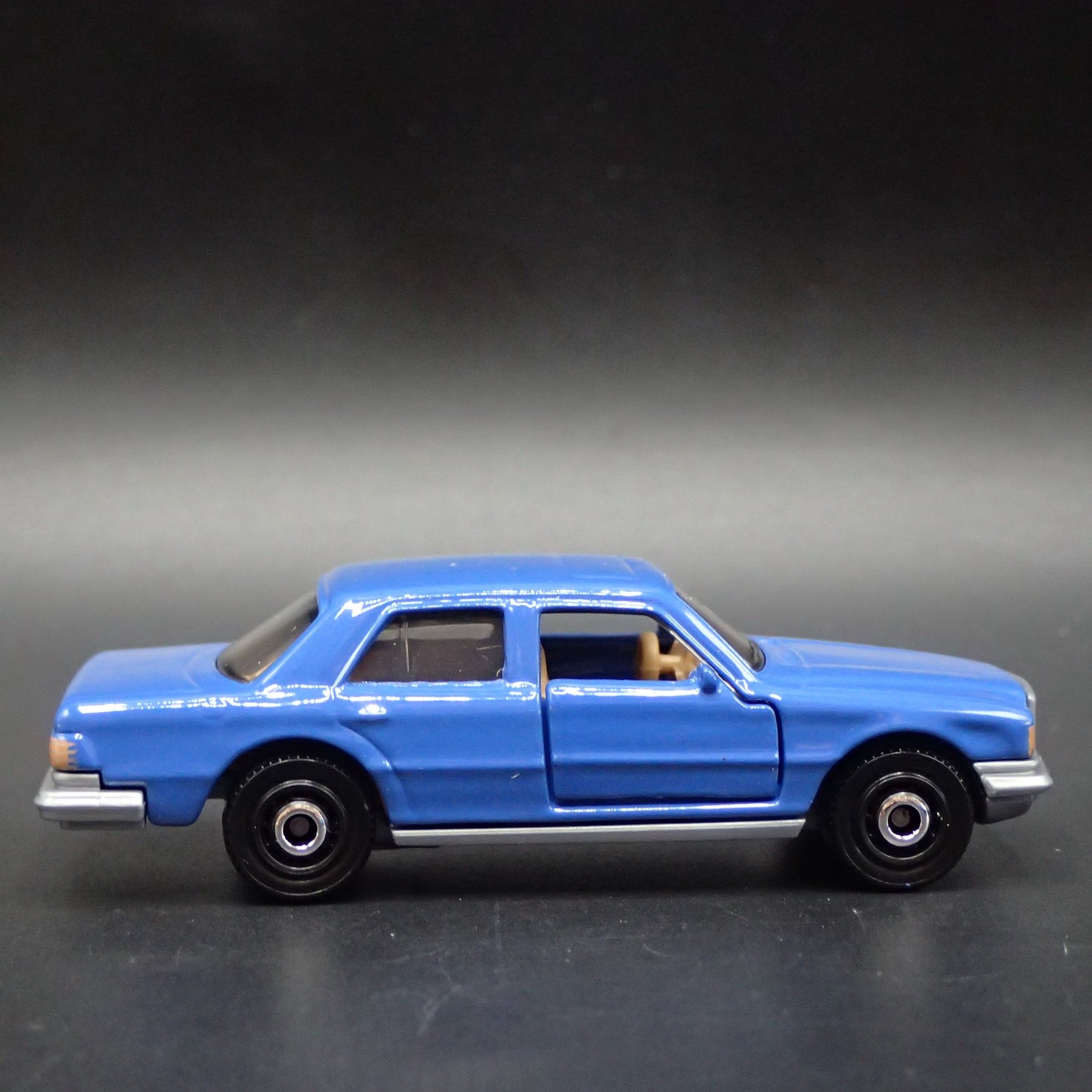 1975-1981 MERCEDES-BENZ 450 SEL 4 FOUR DOOR BLUE 1:64 SCALE DIECAST MODEL CAR
