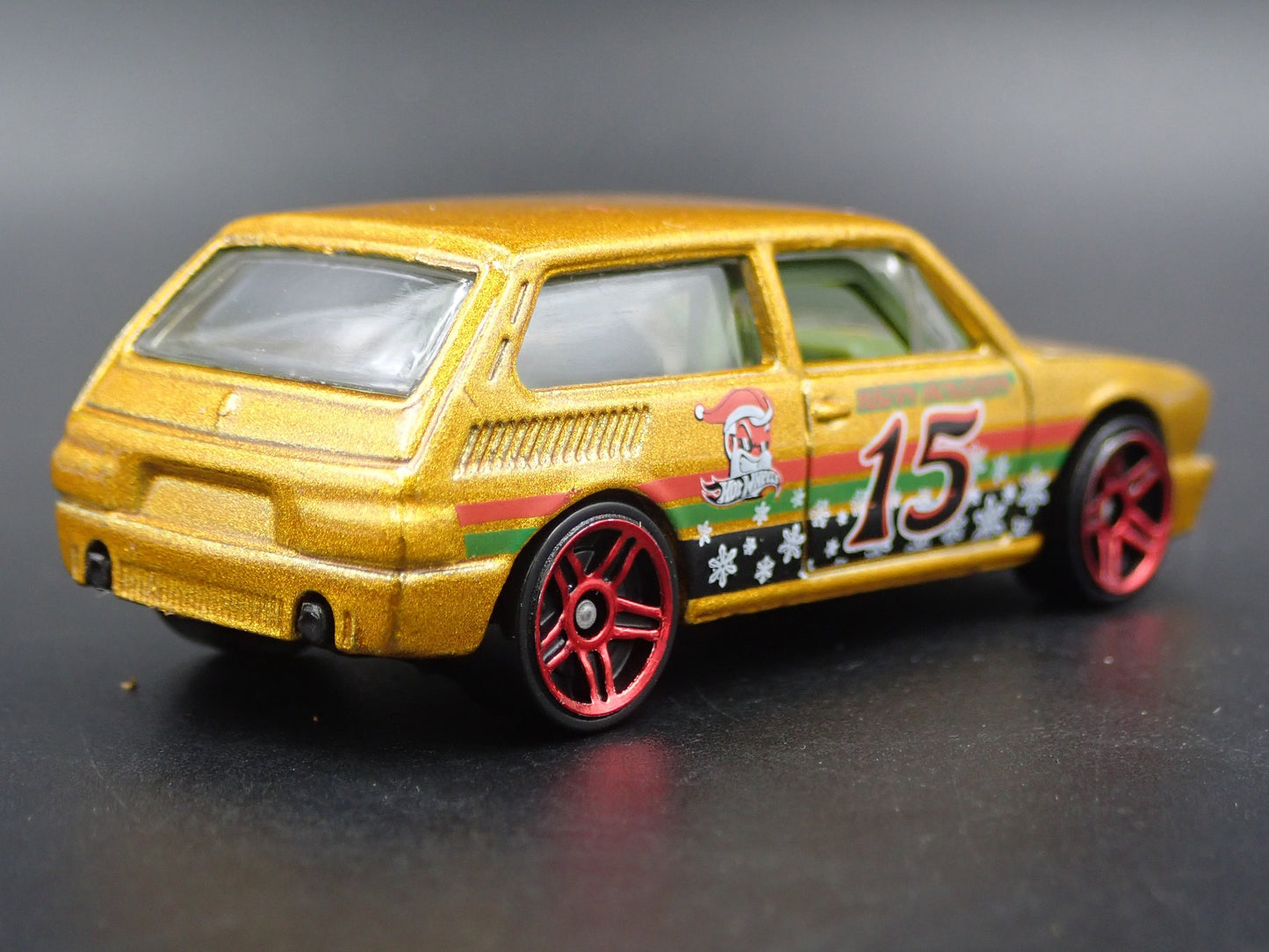 1973-1982 VW VOLKSWAGEN BRASILIA GOLD RARE 1:64 SCALE DIORAMA DIECAST MODEL CAR