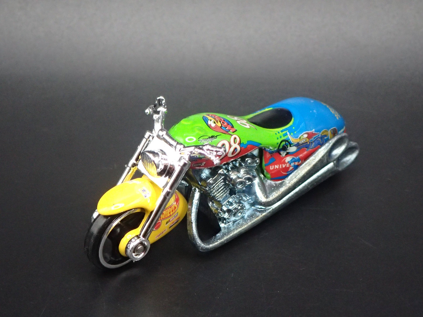 SCORCHIN SCOOTER MOTORCYCLE  WOODY 98 1:64 HOT WHEELS SCALE DIECAST MODEL CAR