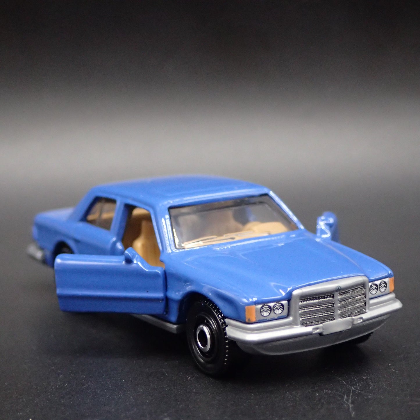 1975-1981 MERCEDES-BENZ 450 SEL 4 FOUR DOOR BLUE 1:64 SCALE DIECAST MODEL CAR