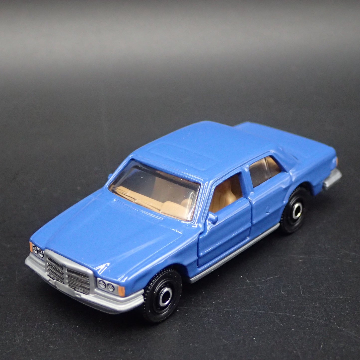 1975-1981 MERCEDES-BENZ 450 SEL 4 FOUR DOOR BLUE 1:64 SCALE DIECAST MODEL CAR