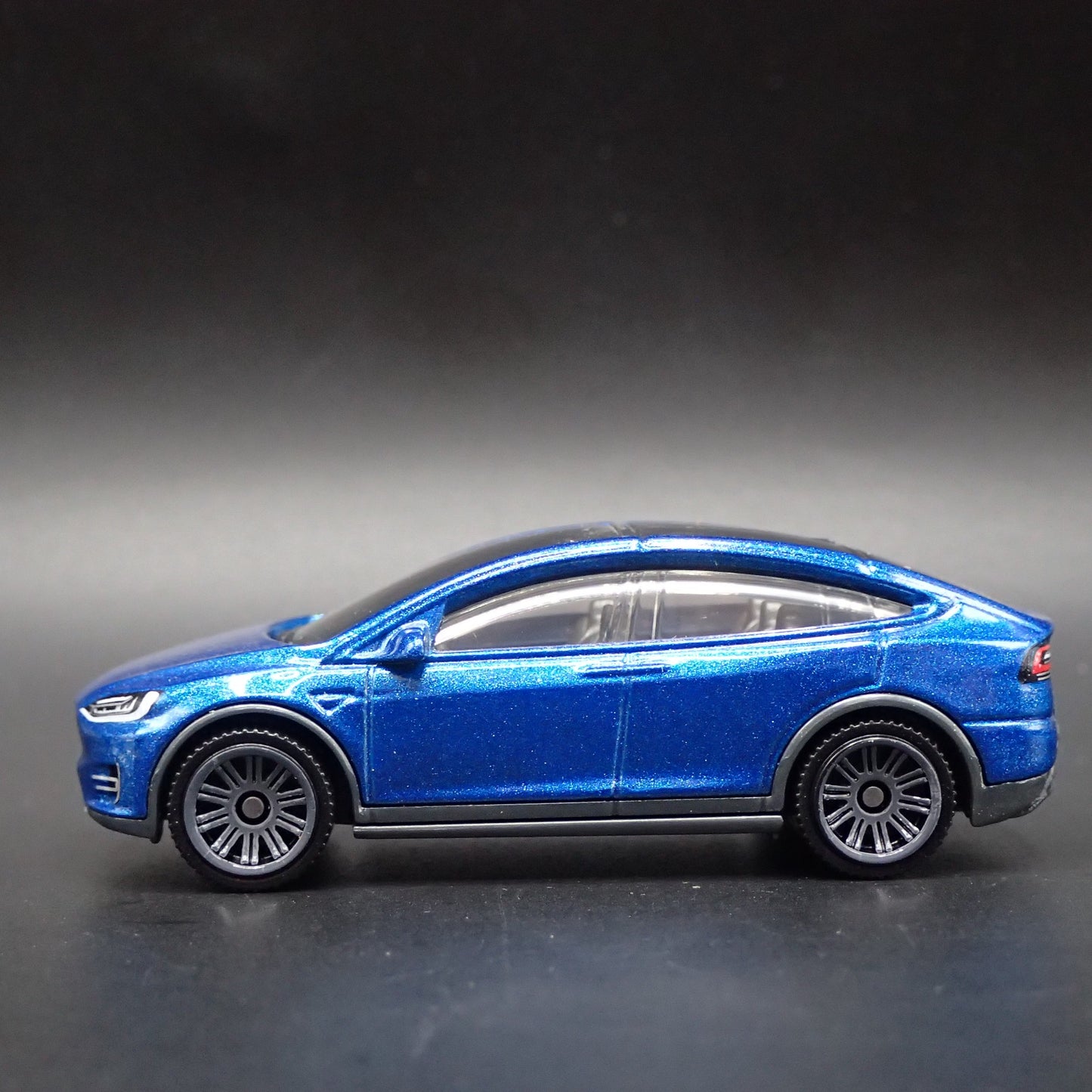 2016-2025 TESLA MODEL X SUV BLUE 1:64 SCALE COLLECTIBLE DIECAST MODEL CAR