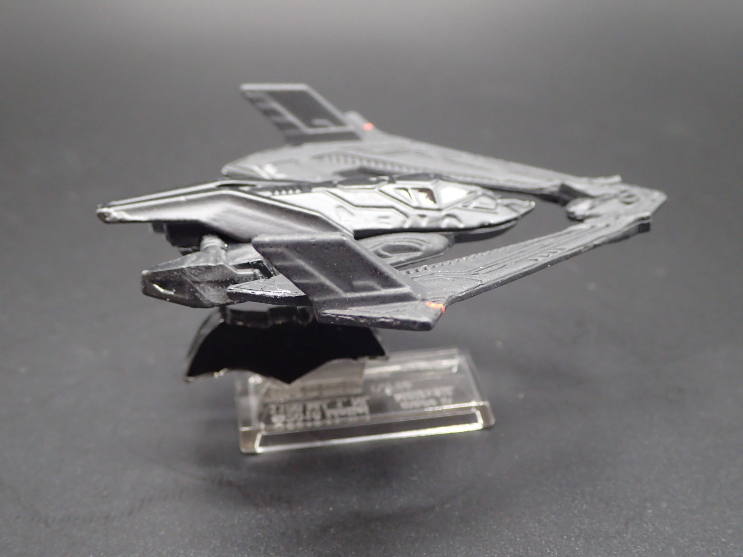 BATMAN VS SUPERMAN BATWING RARE 1:64 SCALE COLLECTIBLE DIORAMA DIECAST MODEL CAR