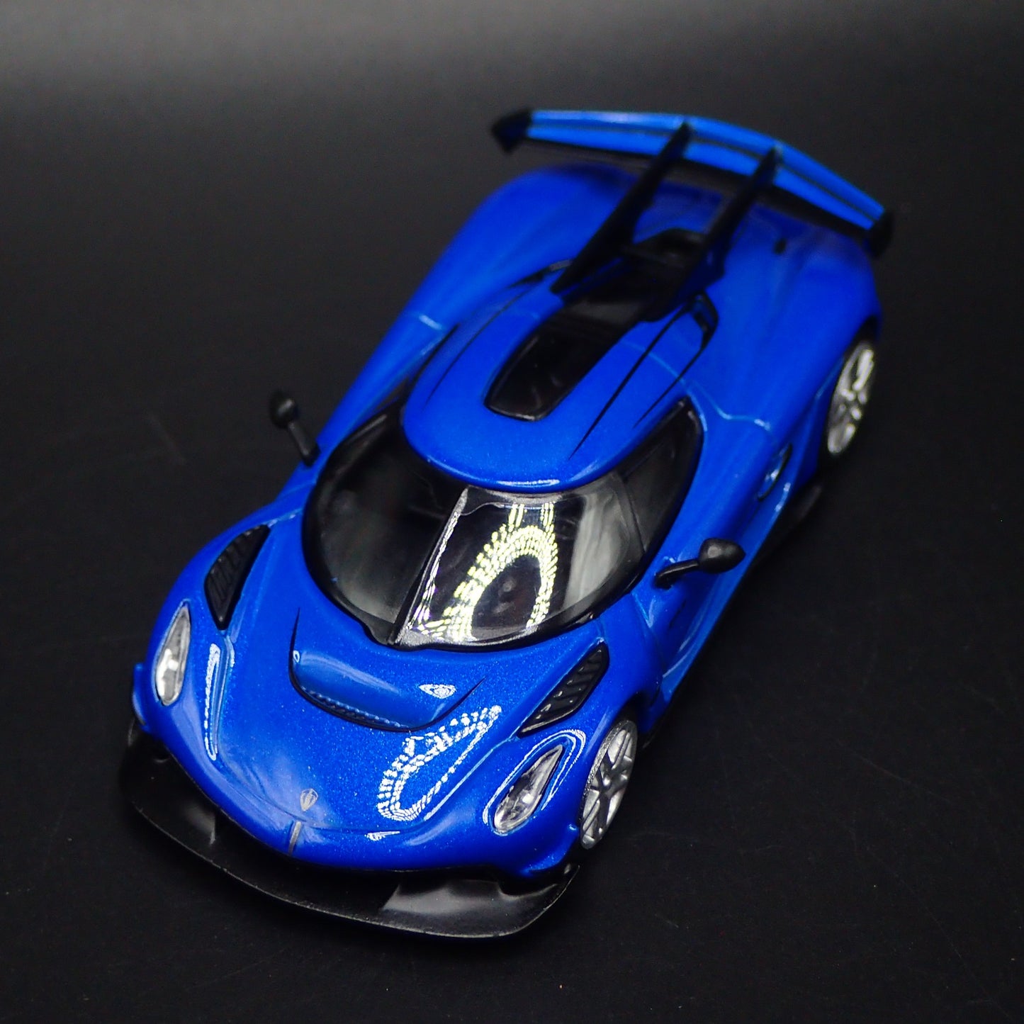 2021-2025 KOENIGSEGG JESKO ATTACK SUPER CAR 1:64 SCALE DIORAMA DIECAST MODEL CAR