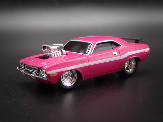 1970 70 DODGE CHALLENGER RT 440 1:64 SCALE COLLECTIBLE DIORAMA DIECAST MODEL CAR