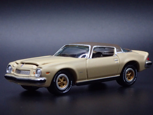 1975 75 CHEVY CHEVROLET CAMARO Z28 CREAM 1:64 SCALE DIORAMA DIECAST MODEL CAR