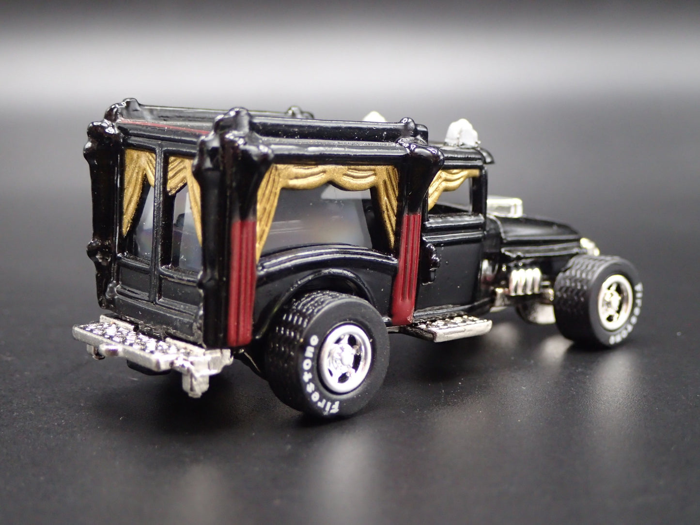 DARK SHADOWS TV SHOW BARNABAS VAMPIRE VAN  1:64 SCALE DIORAMA DIECAST MODEL CAR