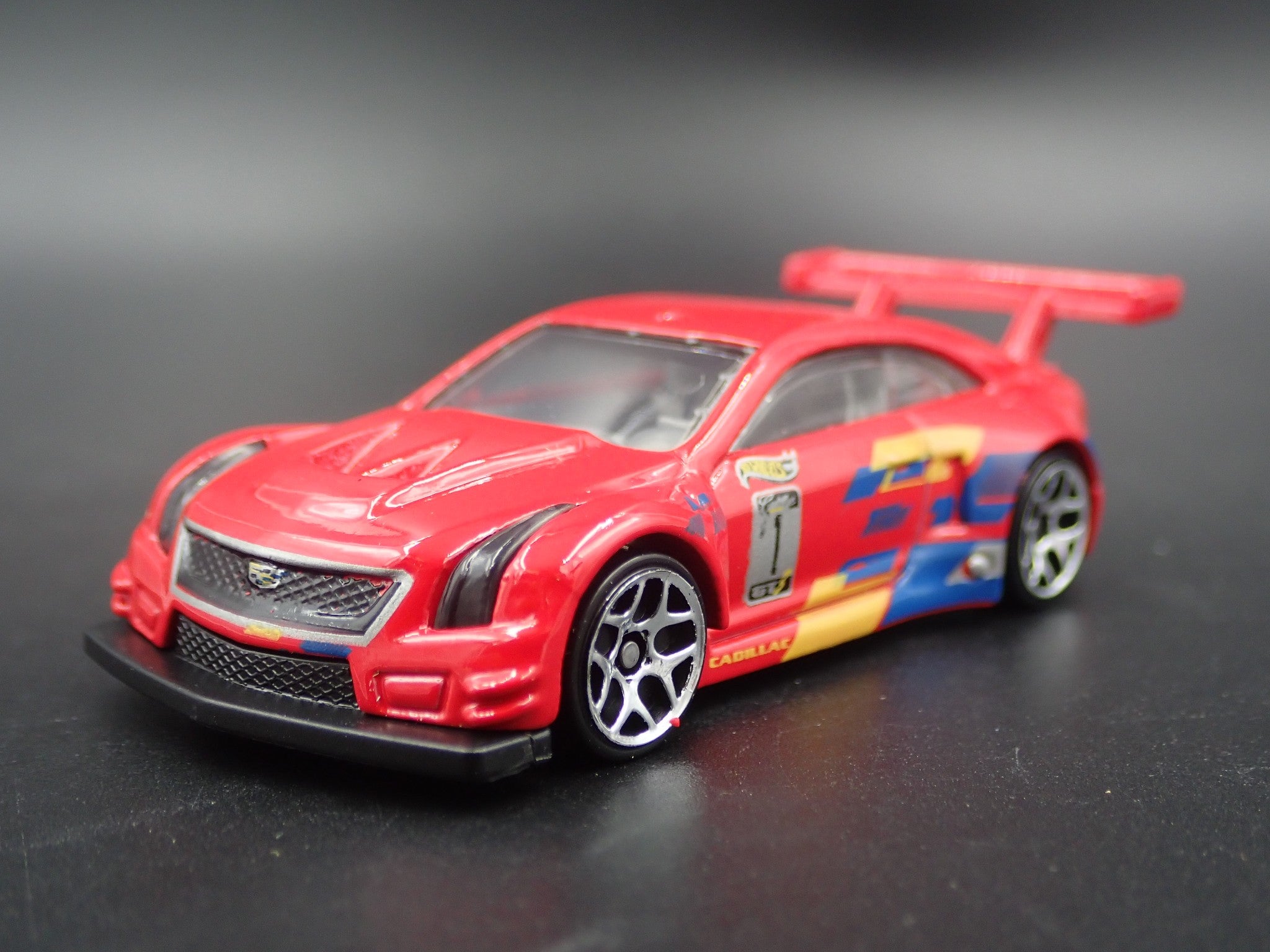 2016 16 CADILLAC CADDY ATS-V R RACING RED 1:64 SCALE DIORAMA DIECAST M ...