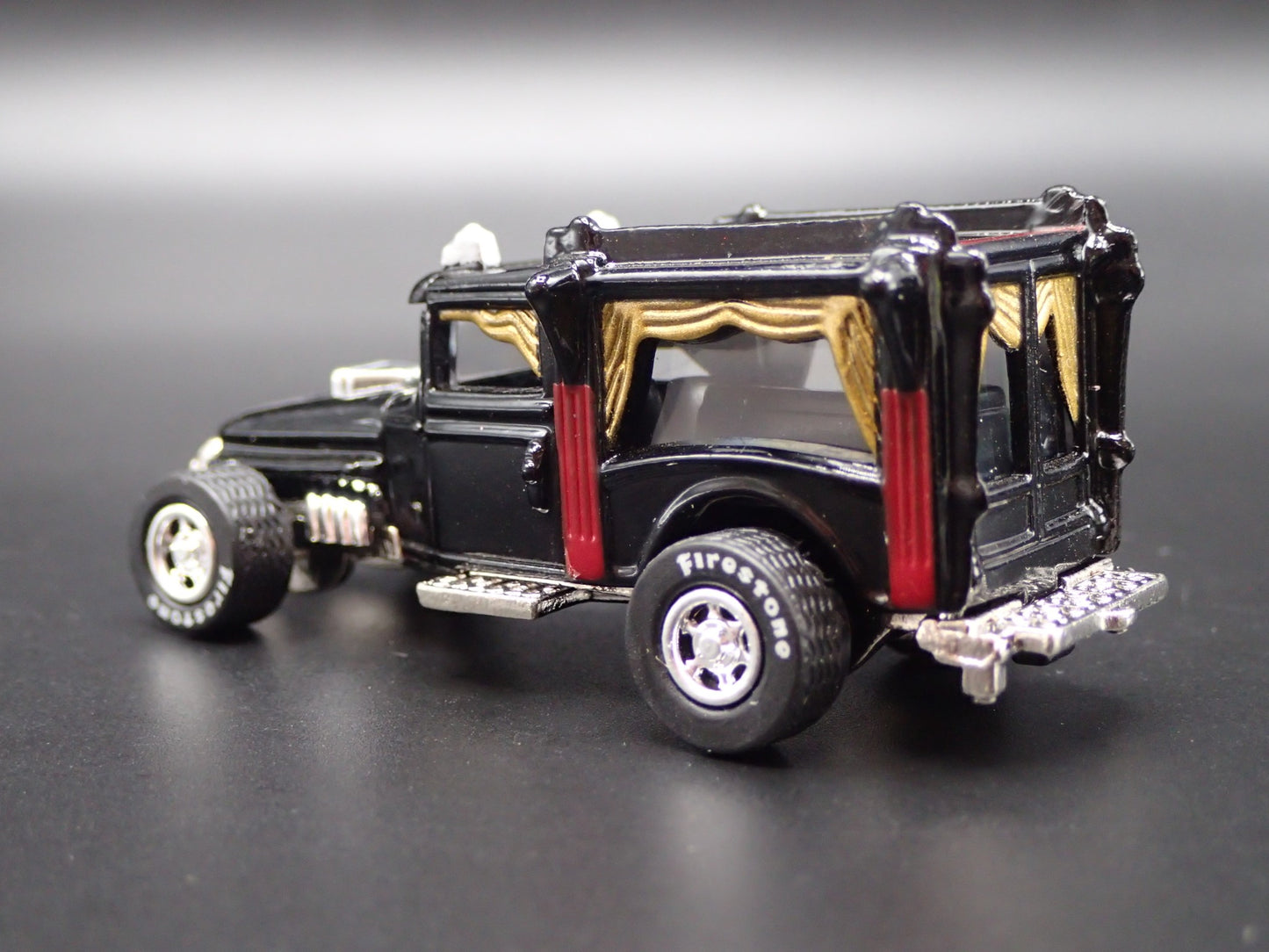 DARK SHADOWS TV SHOW BARNABAS VAMPIRE VAN  1:64 SCALE DIORAMA DIECAST MODEL CAR
