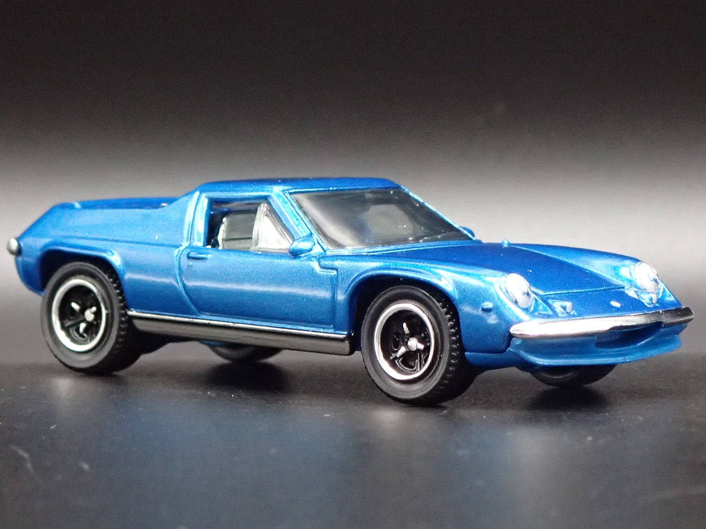 1966-1975 LOTUS EUROPA SPECIAL BLUE 1/64 SCALE DIORAMA DIECAST MODEL CAR