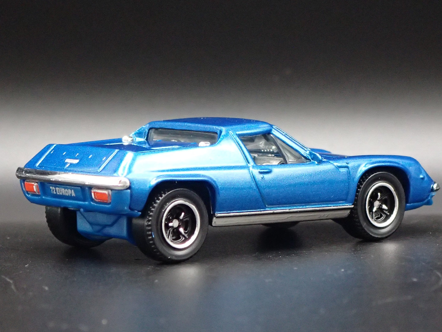 1966-1975 LOTUS EUROPA SPECIAL BLUE 1/64 SCALE DIORAMA DIECAST MODEL CAR