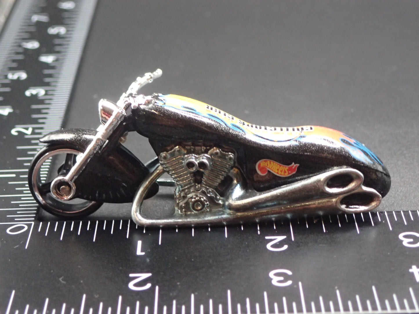 SCORCHIN SCOOTER MOTORCYCLE BLACK HOT WHEELS 1:64 HW SCALE DIECAST MODEL CAR