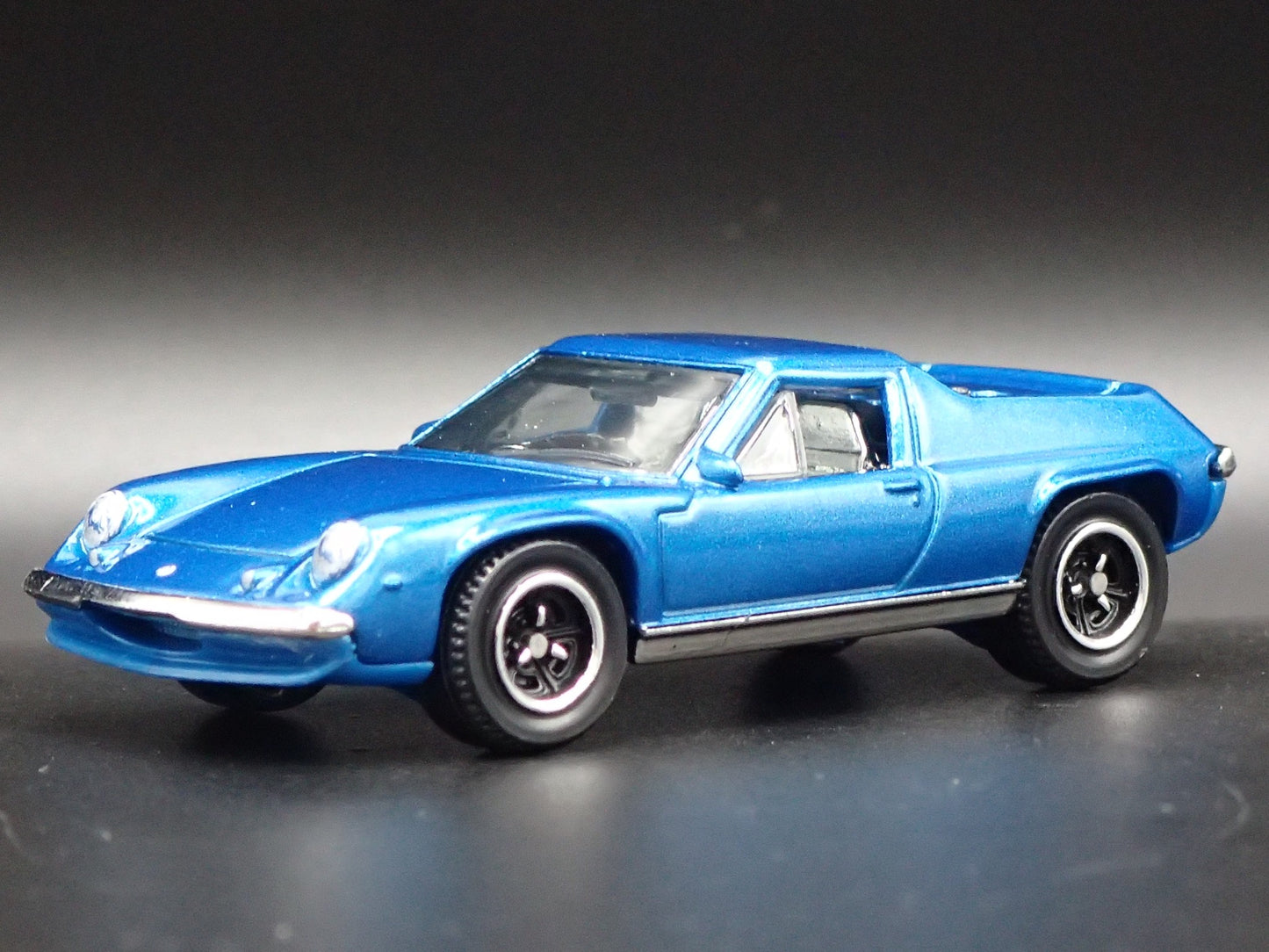 1966-1975 LOTUS EUROPA SPECIAL BLUE 1/64 SCALE DIORAMA DIECAST MODEL CAR