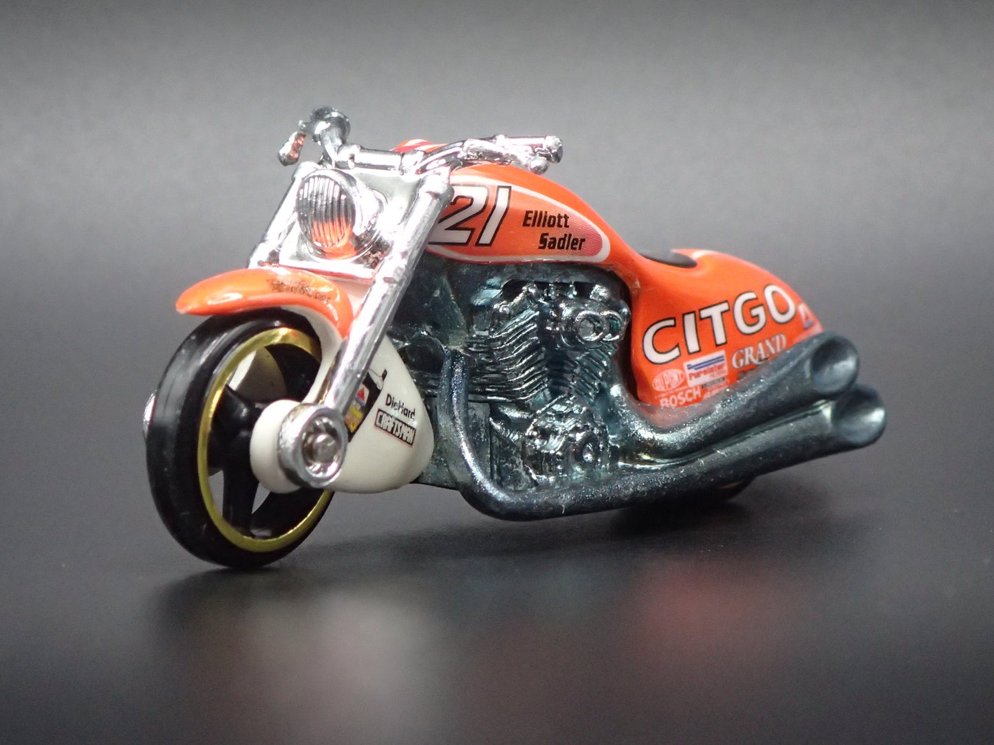 SCORCHIN SCOOTER MOTORCYCLE CITGO 21 1:64 HOT WHEELS SCALE DIECAST MODEL CAR
