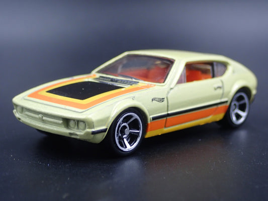 1972-1976 VW VOLKSWAGEN SP2 1:64 SCALE COLLECTIBLE DIORAMA DIECAST MODEL CAR