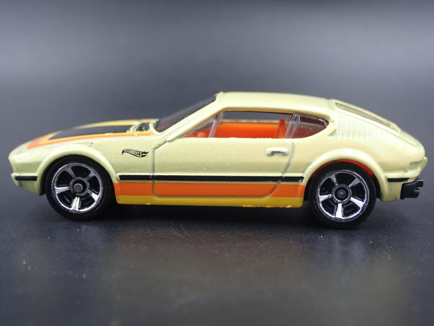 1972-1976 VW VOLKSWAGEN SP2 1:64 SCALE COLLECTIBLE DIORAMA DIECAST MODEL CAR