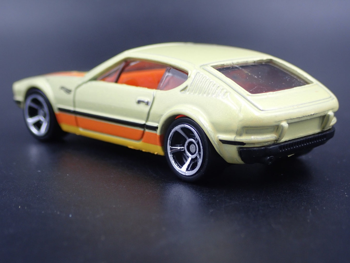 1972-1976 VW VOLKSWAGEN SP2 1:64 SCALE COLLECTIBLE DIORAMA DIECAST MODEL CAR