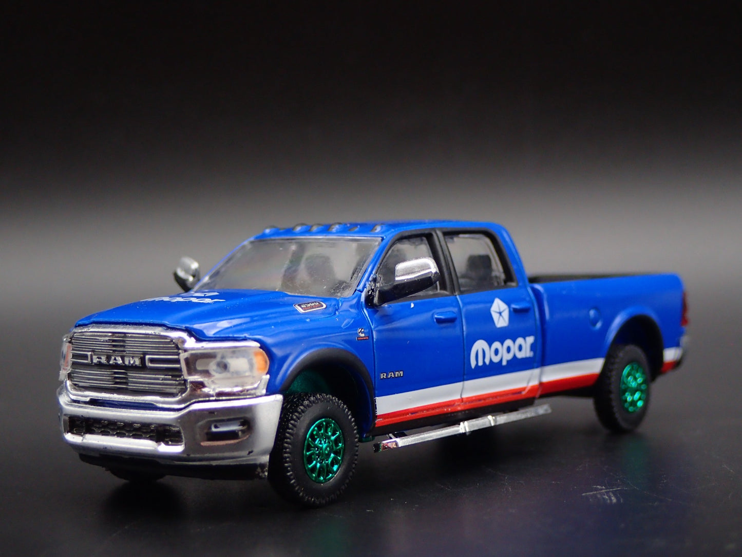 2020  RAM 2500 LARAMIE CREW CAB TRUCK MOPAR HITCH GREEN MACHINE 1/64 DIECAST CAR
