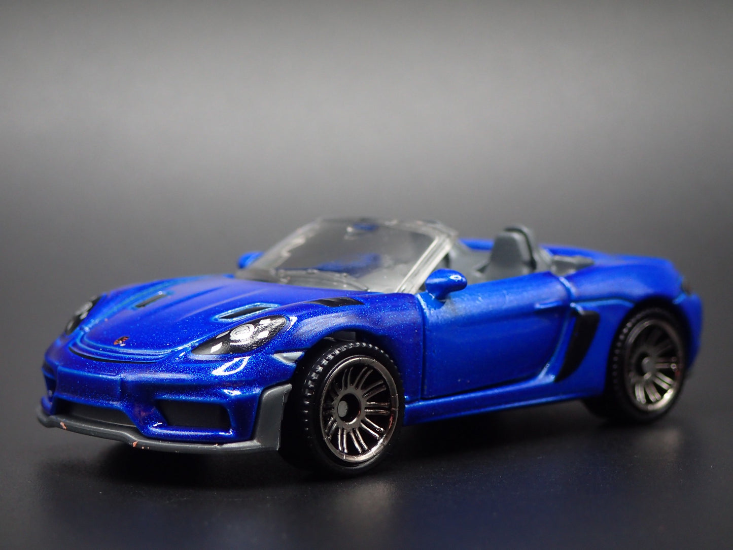 2022-2025 PORSCHE 718 SPYDER RS SUPER CAR 1:64 SCALE DIORAMA DIECAST MODEL CAR