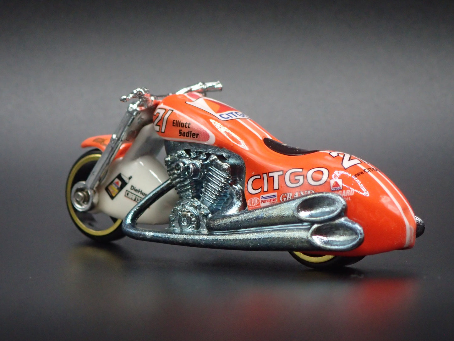 SCORCHIN SCOOTER MOTORCYCLE CITGO 21 1:64 HOT WHEELS SCALE DIECAST MODEL CAR